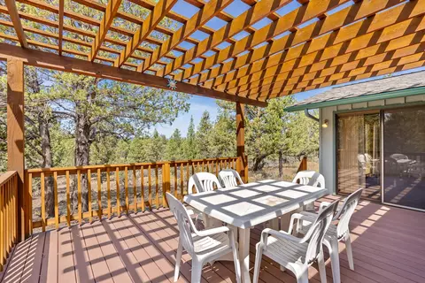 Exterior - 64415 Quail Dr, Bend, OR 97703 photo 6 of 17