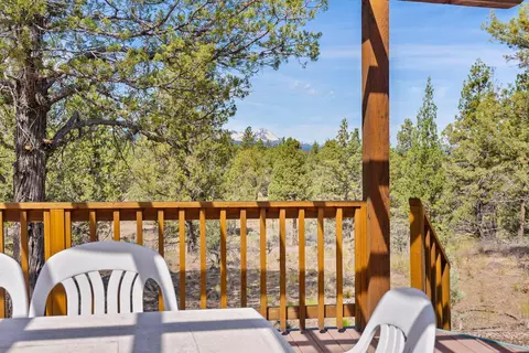 Exterior - 64415 Quail Dr, Bend, OR 97703 photo 8 of 17
