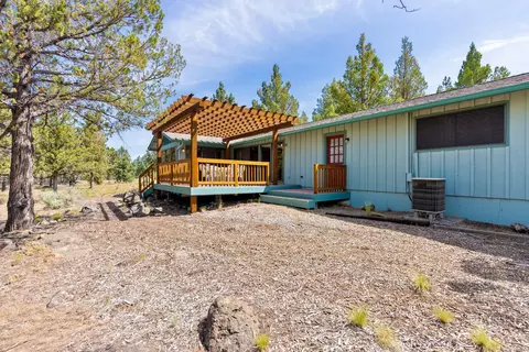 Exterior - 64415 Quail Dr, Bend, OR 97703 photo 10 of 17