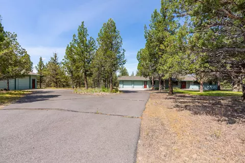 Exterior - 64415 Quail Dr, Bend, OR 97703 photo 12 of 17