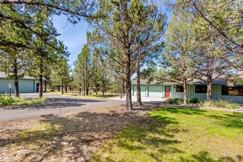 Exterior - 64415 Quail Dr, Bend, OR 97703 photo 13 of 17