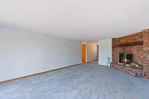 Living - 64415 Quail Dr, Bend, OR 97703 photo 3 of 5