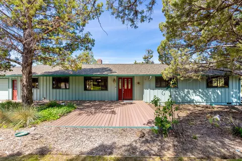 Exterior - 64415 Quail Dr, Bend, OR 97703 photo 3 of 17