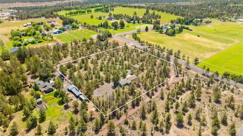 View/Area - 64415 Quail Dr, Bend, OR 97703 photo 5 of 10