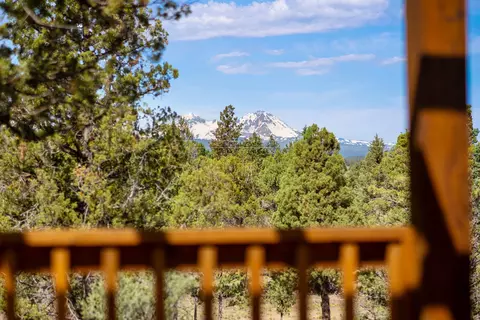 Exterior - 64415 Quail Dr, Bend, OR 97703 photo 7 of 17