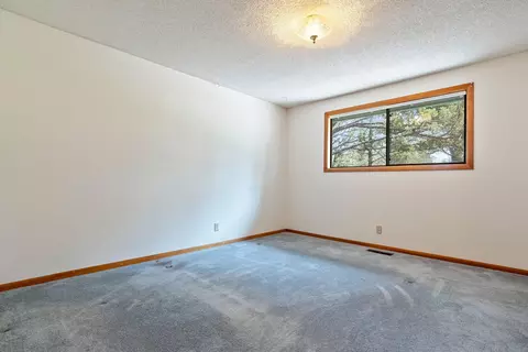 Bedroom - 64415 Quail Dr, Bend, OR 97703 photo 5 of 6