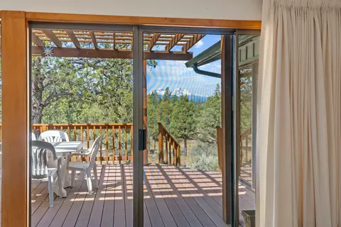 Exterior - 64415 Quail Dr, Bend, OR 97703 photo 4 of 17