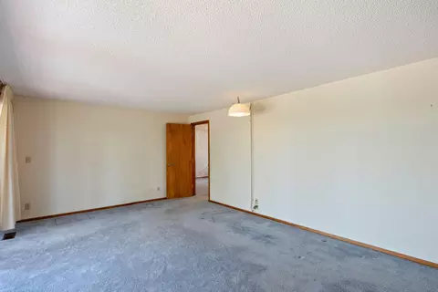 Living - 64415 Quail Dr, Bend, OR 97703 photo 5 of 5