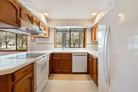 Kitchen - 64415 Quail Dr, Bend, OR 97703 photo 1 of 3
