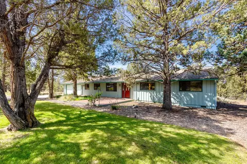 Exterior - 64415 Quail Dr, Bend, OR 97703 photo 2 of 17