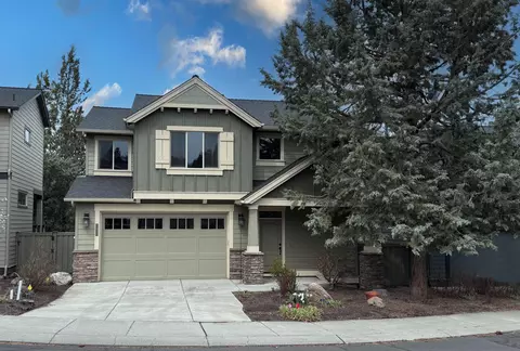 2380 NW Debron Ln, Bend, OR 97703