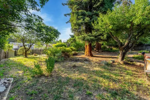 750 Park St, Ashland, OR 97520