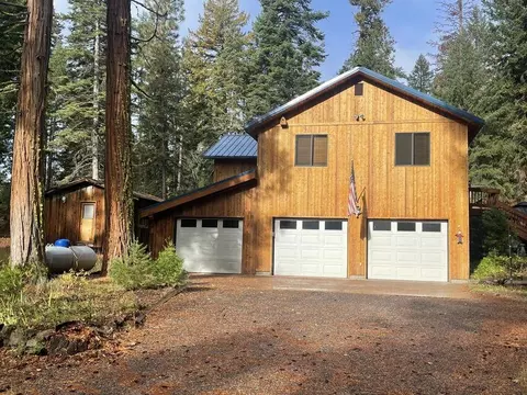 27062 Forest Park Ln, Klamath Falls, OR 97601