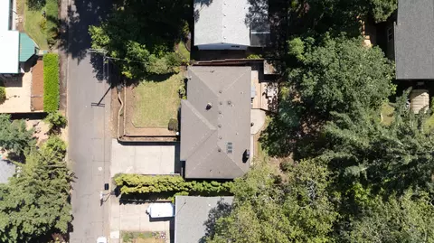View/Area - 2120 W 23rd Ave, Eugene, OR 97405 photo 2 of 2