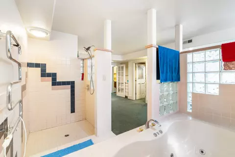 Bath - 2120 W 23rd Ave, Eugene, OR 97405 photo 5 of 5