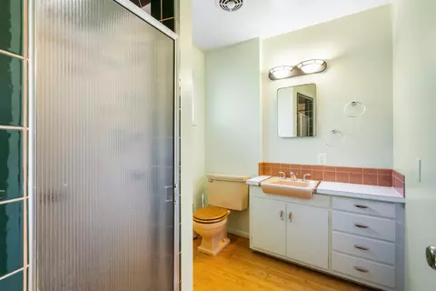 Bath - 2120 W 23rd Ave, Eugene, OR 97405 photo 2 of 5