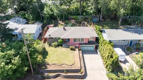 View/Area - 2120 W 23rd Ave, Eugene, OR 97405 photo 1 of 2
