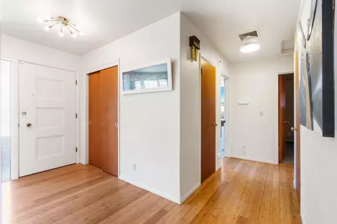 Entry Way - 2120 W 23rd Ave, Eugene, OR 97405 photo 2 of 2