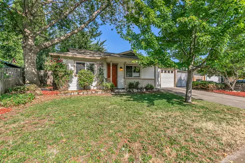 510 Bell Rd, Talent, OR 97540