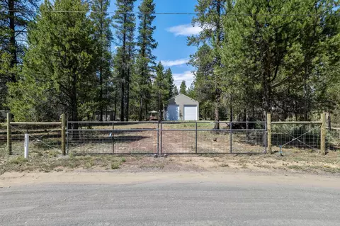 16094 Blackfeather Ln, La Pine, OR 97739