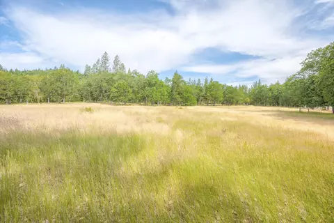 Livingston Way, Grants Pass, OR 97526