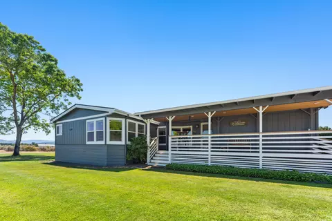 622 Raven Rd, Central Point, OR 97502