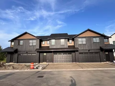 111 Golf View Dr, Eagle Point, OR 97524 photo 1