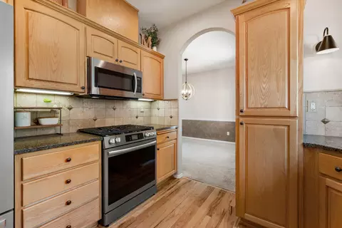 Kitchen - 351 SE Soft Tail Loop, Bend, OR 97702 photo 3 of 3