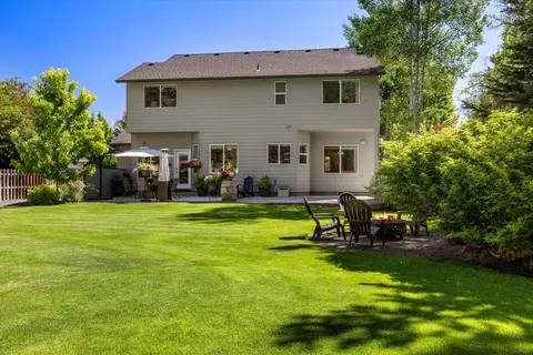 Exterior - 351 SE Soft Tail Loop, Bend, OR 97702 photo 15 of 19