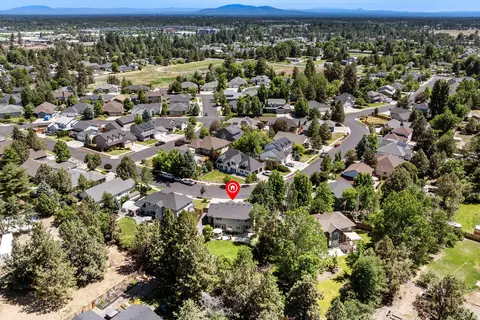 View/Area - 351 SE Soft Tail Loop, Bend, OR 97702 photo 5 of 7