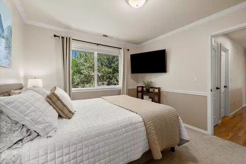Bedroom - 351 SE Soft Tail Loop, Bend, OR 97702 photo 4 of 7