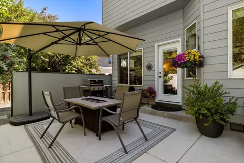Exterior - 351 SE Soft Tail Loop, Bend, OR 97702 photo 5 of 19