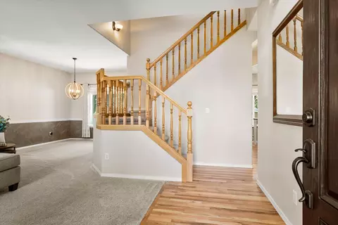 Entry Way - 351 SE Soft Tail Loop, Bend, OR 97702 photo 2 of 6