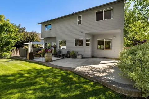 Exterior - 351 SE Soft Tail Loop, Bend, OR 97702 photo 7 of 19