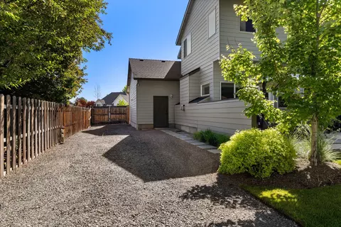 Exterior - 351 SE Soft Tail Loop, Bend, OR 97702 photo 14 of 19