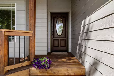 Entry Way - 351 SE Soft Tail Loop, Bend, OR 97702 photo 1 of 6