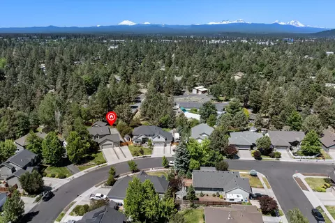 View/Area - 351 SE Soft Tail Loop, Bend, OR 97702 photo 3 of 7