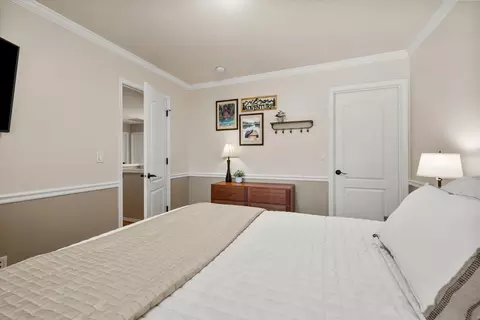 Bedroom - 351 SE Soft Tail Loop, Bend, OR 97702 photo 5 of 7
