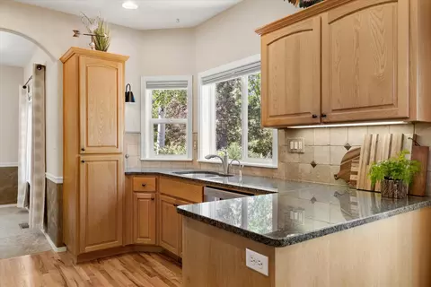 Kitchen - 351 SE Soft Tail Loop, Bend, OR 97702 photo 2 of 3