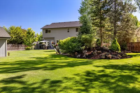 Exterior - 351 SE Soft Tail Loop, Bend, OR 97702 photo 17 of 19