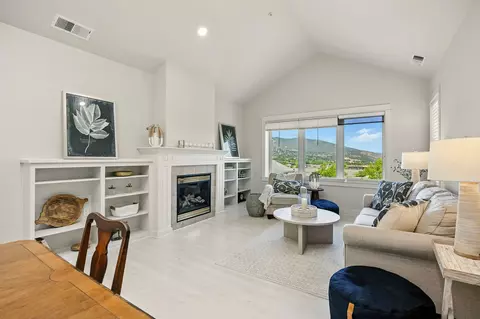 969 Golden Aspen Pl, Ashland, OR 97520