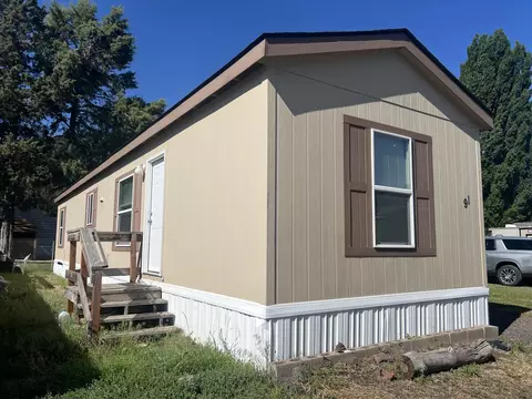 4000 Round Lake Rd #91, Klamath Falls, OR 97601