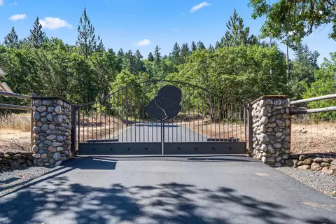3039 Pearce Park Rd, Grants Pass, OR 97526