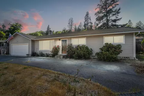 1332 NW Highland Ave, Grants Pass, OR 97526