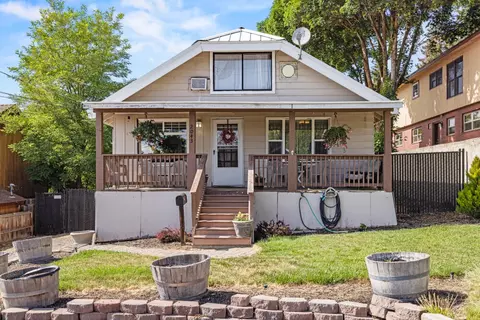 2043 Melrose St, Klamath Falls, OR 97601