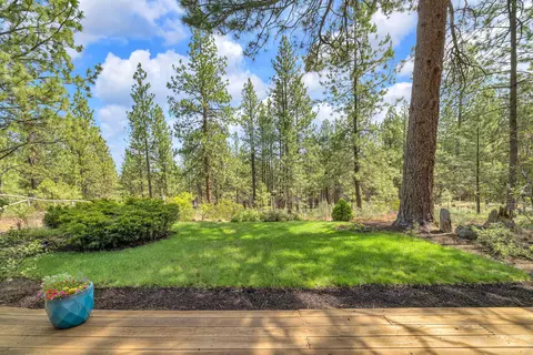 Exterior - 60142 W Ridgeview Dr, Bend, OR 97702 photo 7 of 13