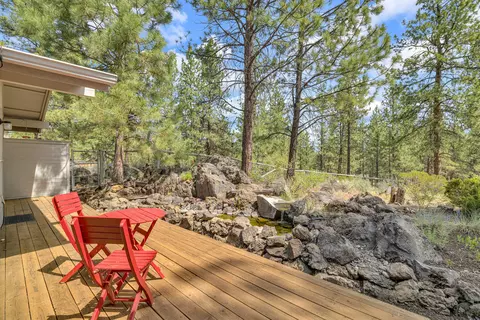 Exterior - 60142 W Ridgeview Dr, Bend, OR 97702 photo 5 of 13