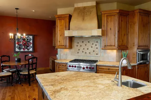 1320 NW Remarkable Dr, Bend, OR 97703 photo 8
