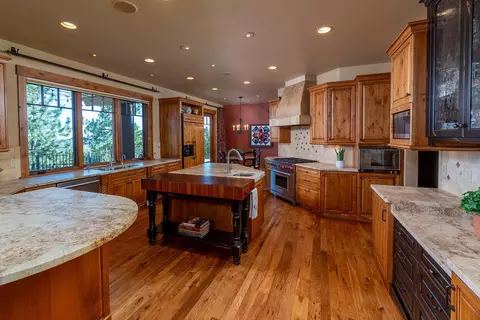 1320 NW Remarkable Dr, Bend, OR 97703 photo 10