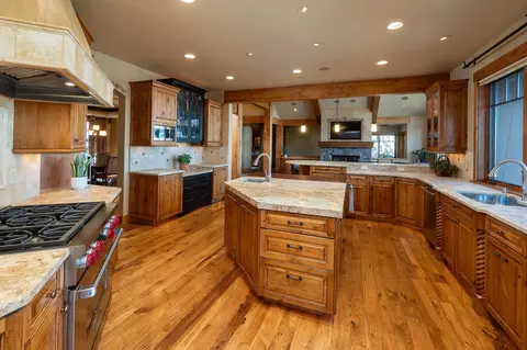 1320 NW Remarkable Dr, Bend, OR 97703 photo 9